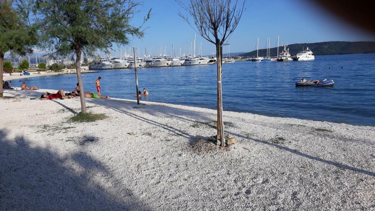 Ferienwohnung Antonio Kaštela Exterior foto